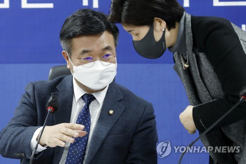 윤호중 더불어민주당 원내대표. 연합뉴스